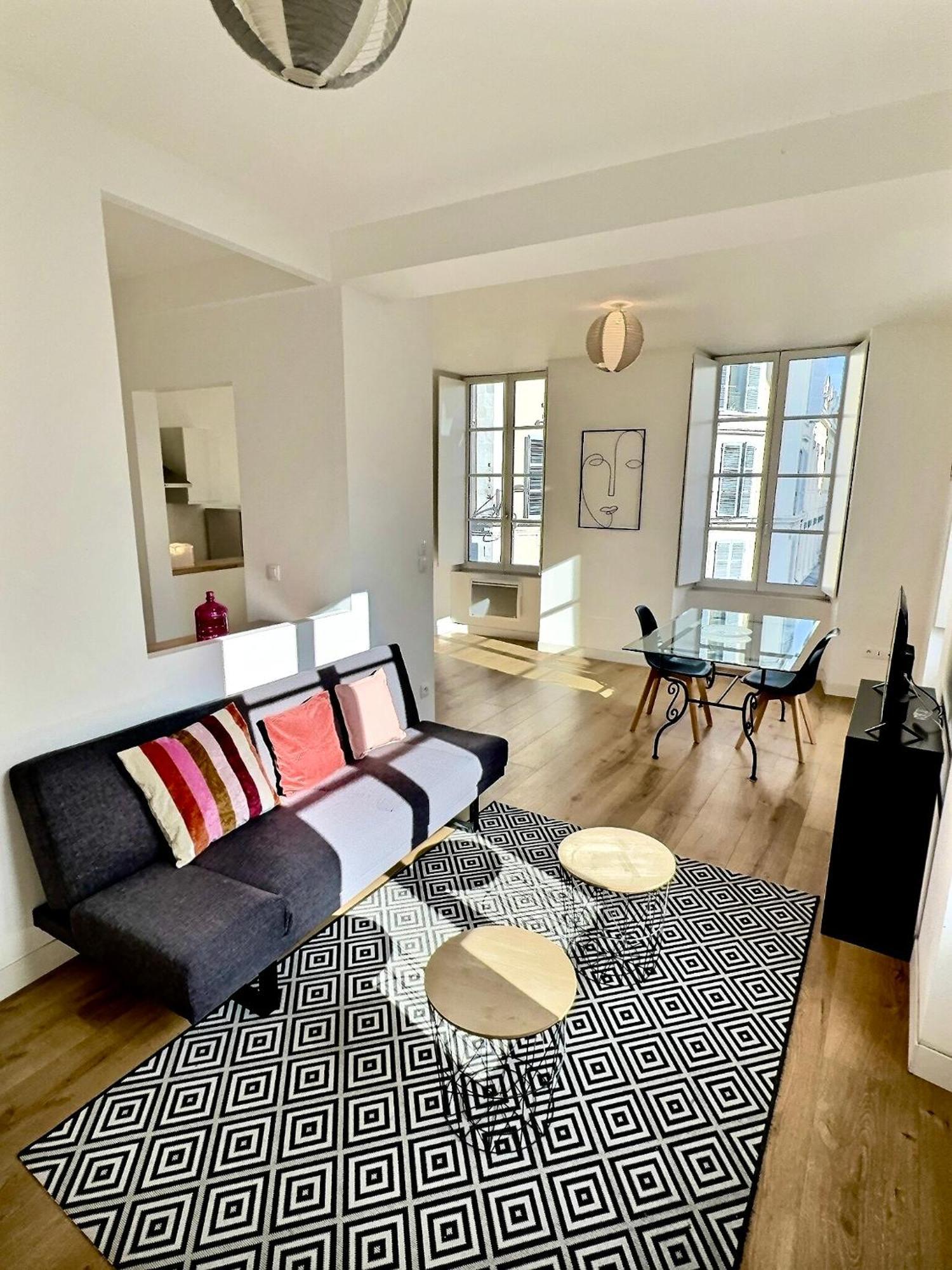 Wonderhost, Au Coeur Du Quartier Du Chateau 波城 外观 照片