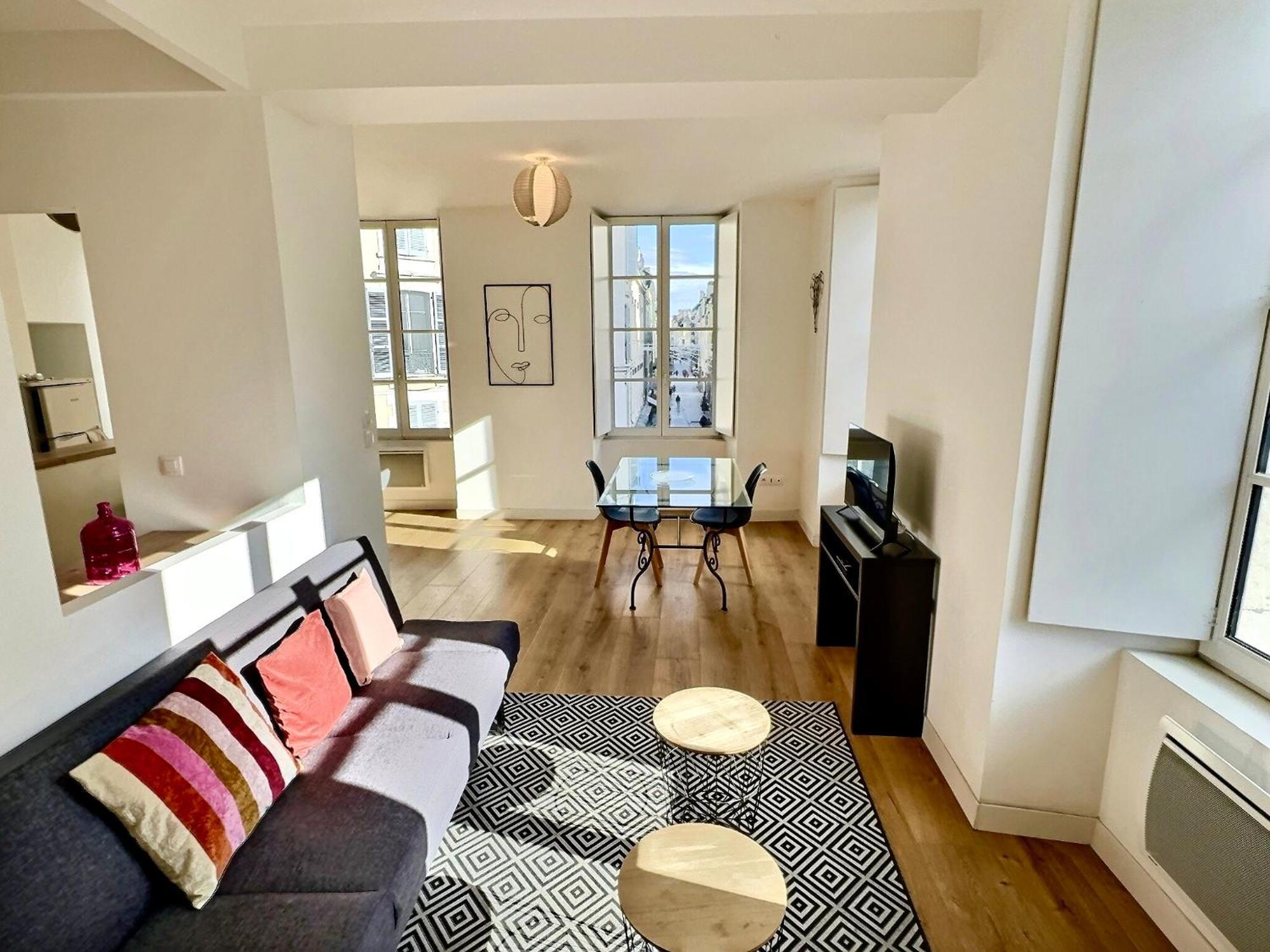 Wonderhost, Au Coeur Du Quartier Du Chateau 波城 外观 照片